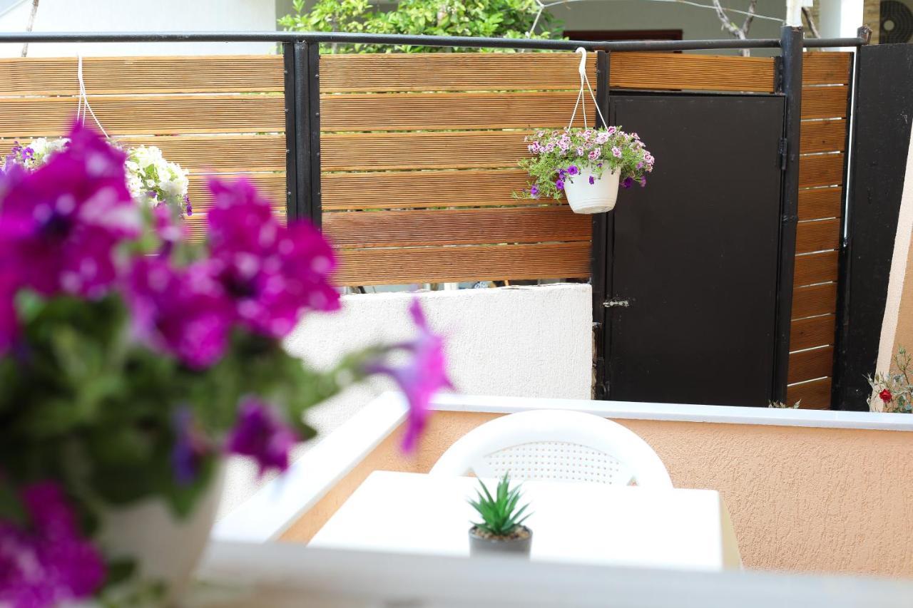 Vila Feliz - Premium Rooms With Free Private Parking Vlore Bagian luar foto