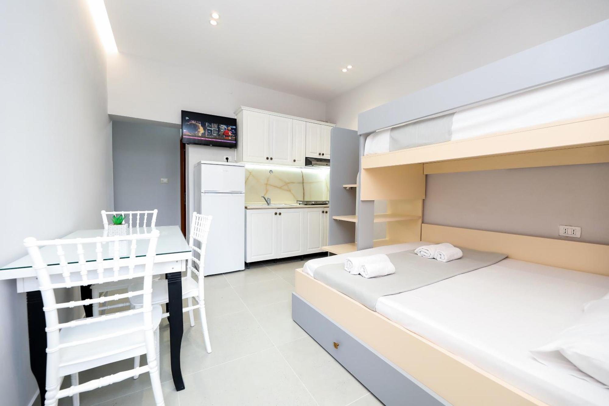 Vila Feliz - Premium Rooms With Free Private Parking Vlore Bagian luar foto