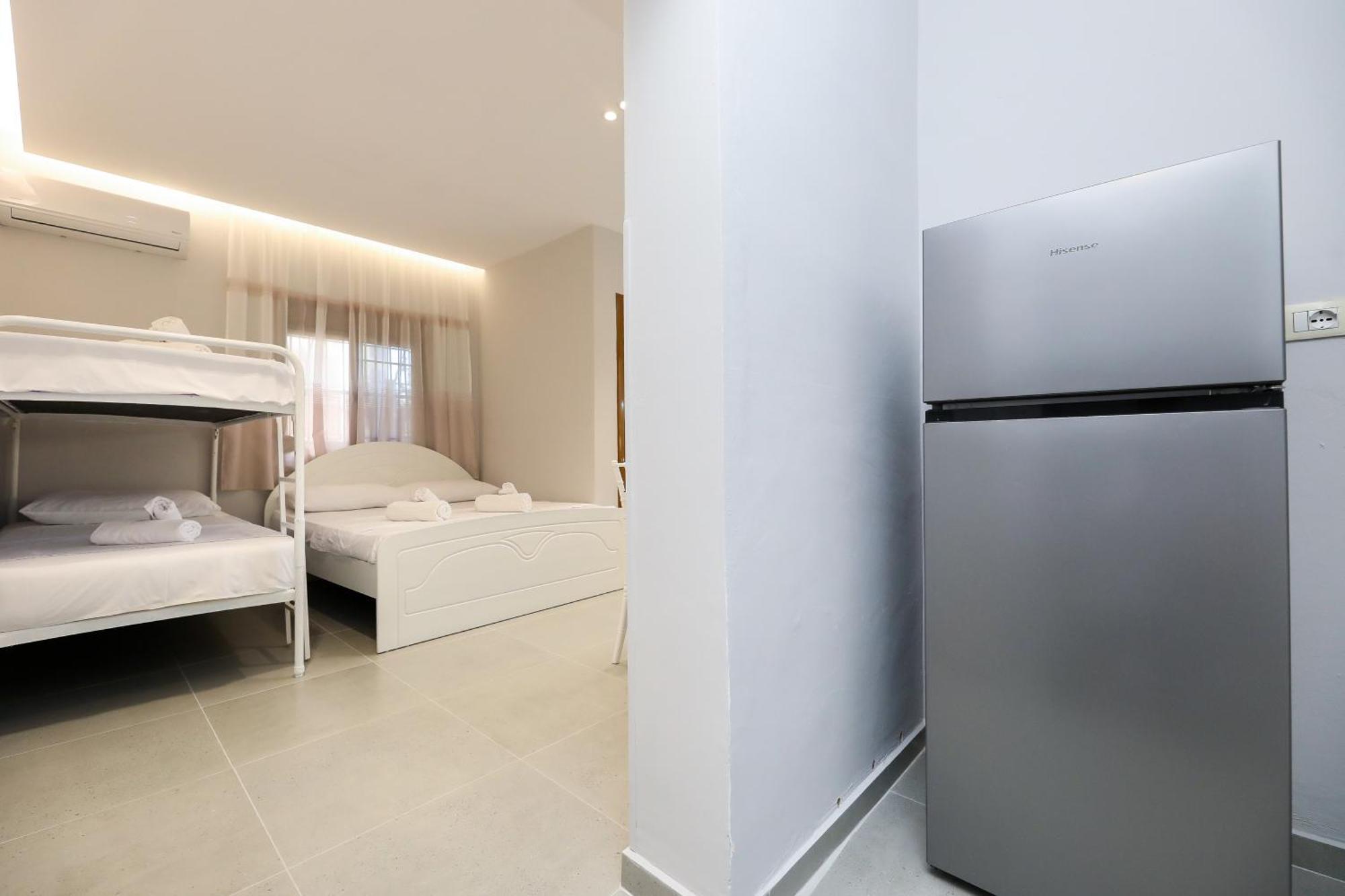 Vila Feliz - Premium Rooms With Free Private Parking Vlore Bagian luar foto