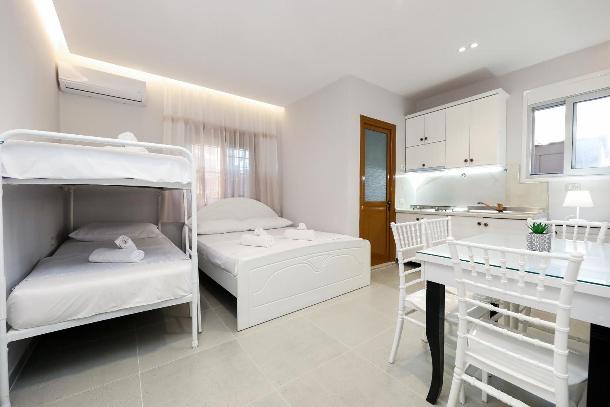 Vila Feliz - Premium Rooms With Free Private Parking Vlore Bagian luar foto