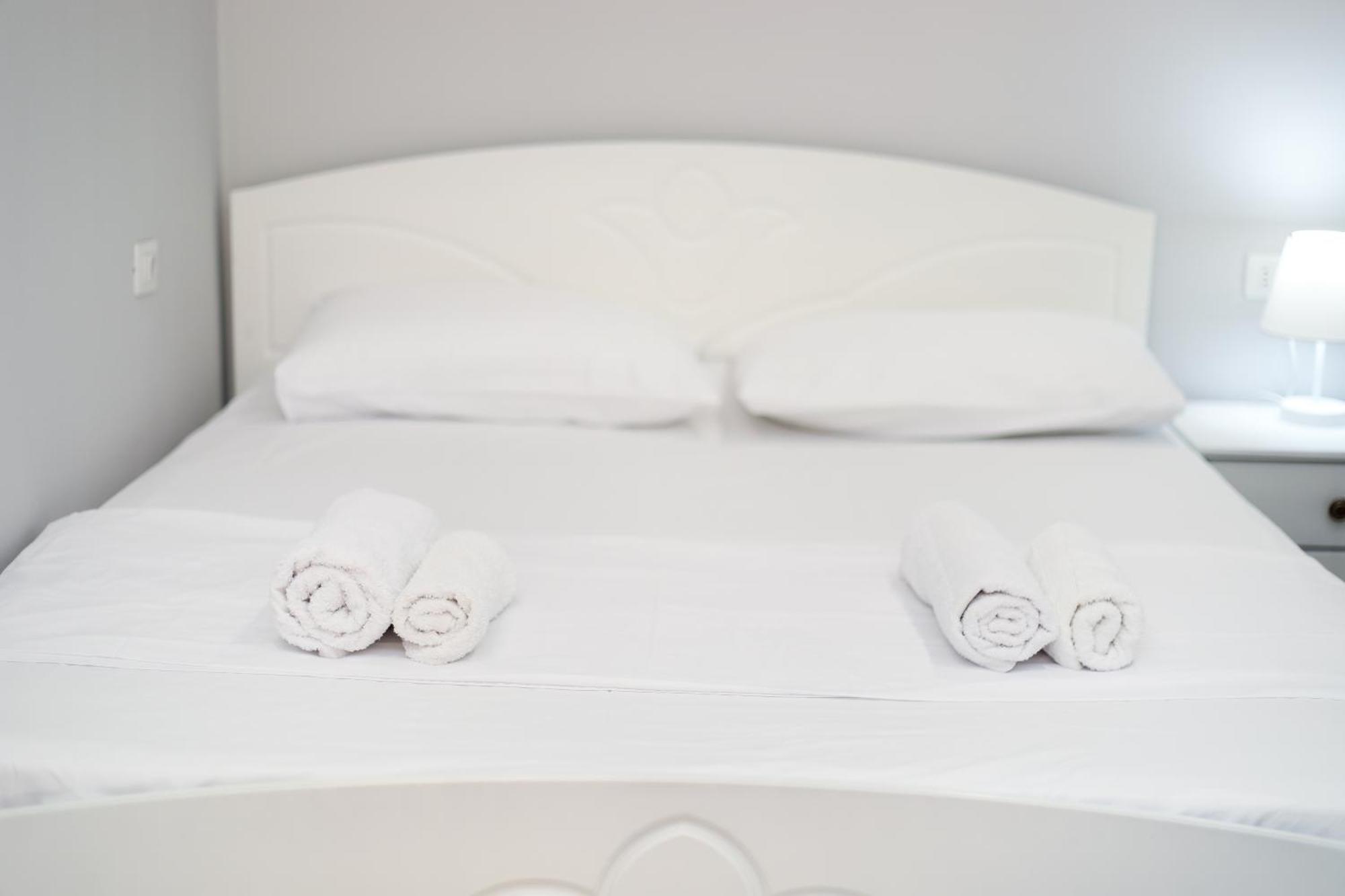 Vila Feliz - Premium Rooms With Free Private Parking Vlore Bagian luar foto