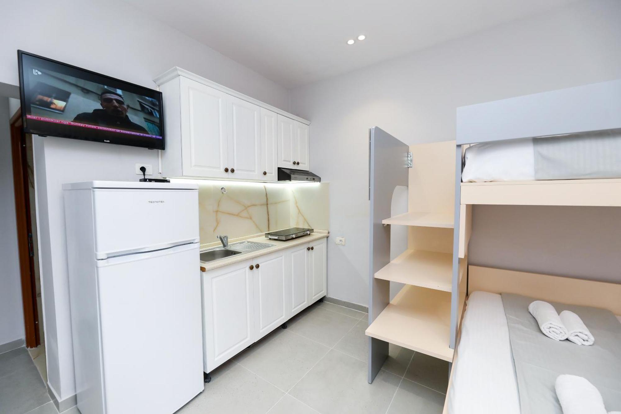 Vila Feliz - Premium Rooms With Free Private Parking Vlore Bagian luar foto