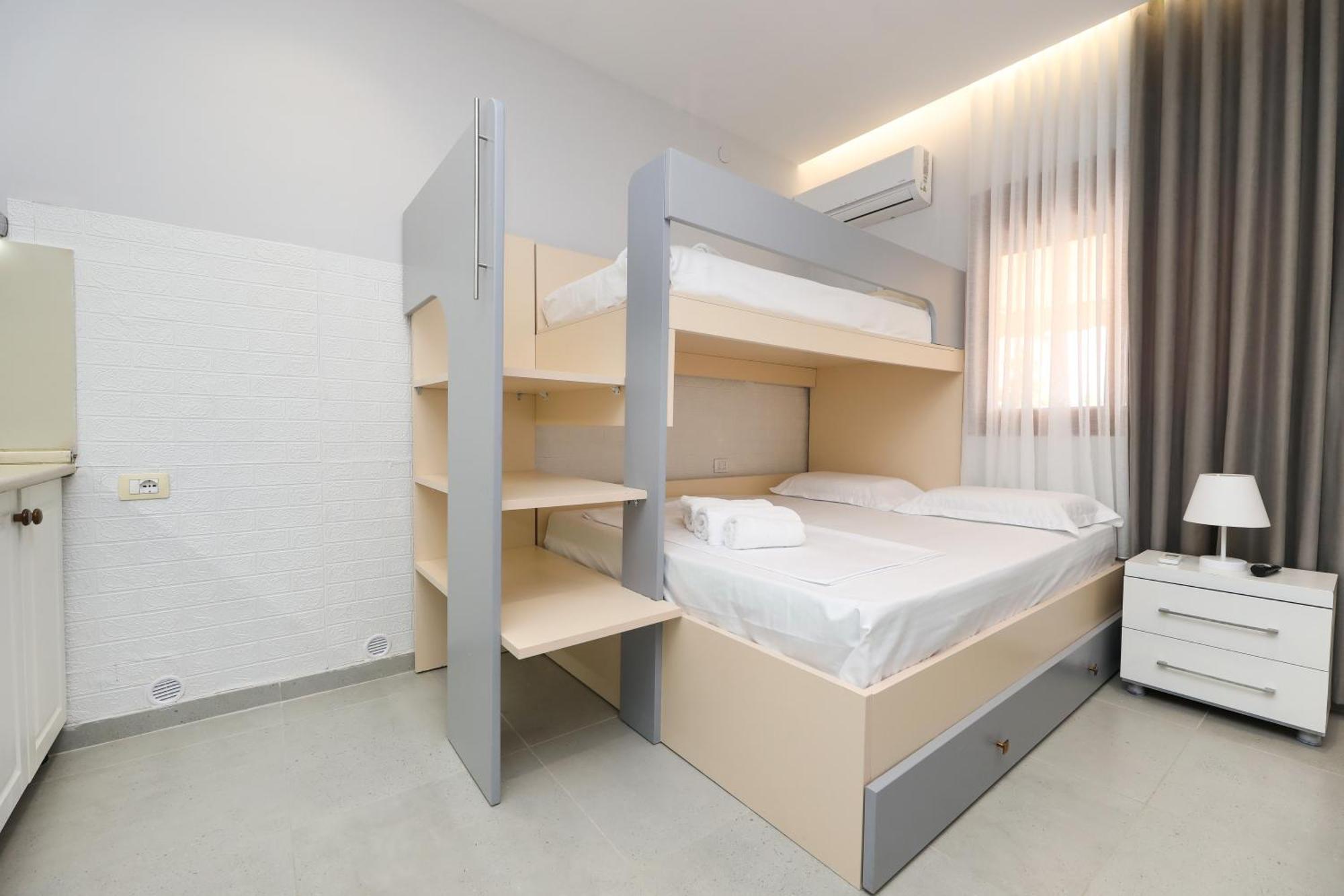 Vila Feliz - Premium Rooms With Free Private Parking Vlore Bagian luar foto