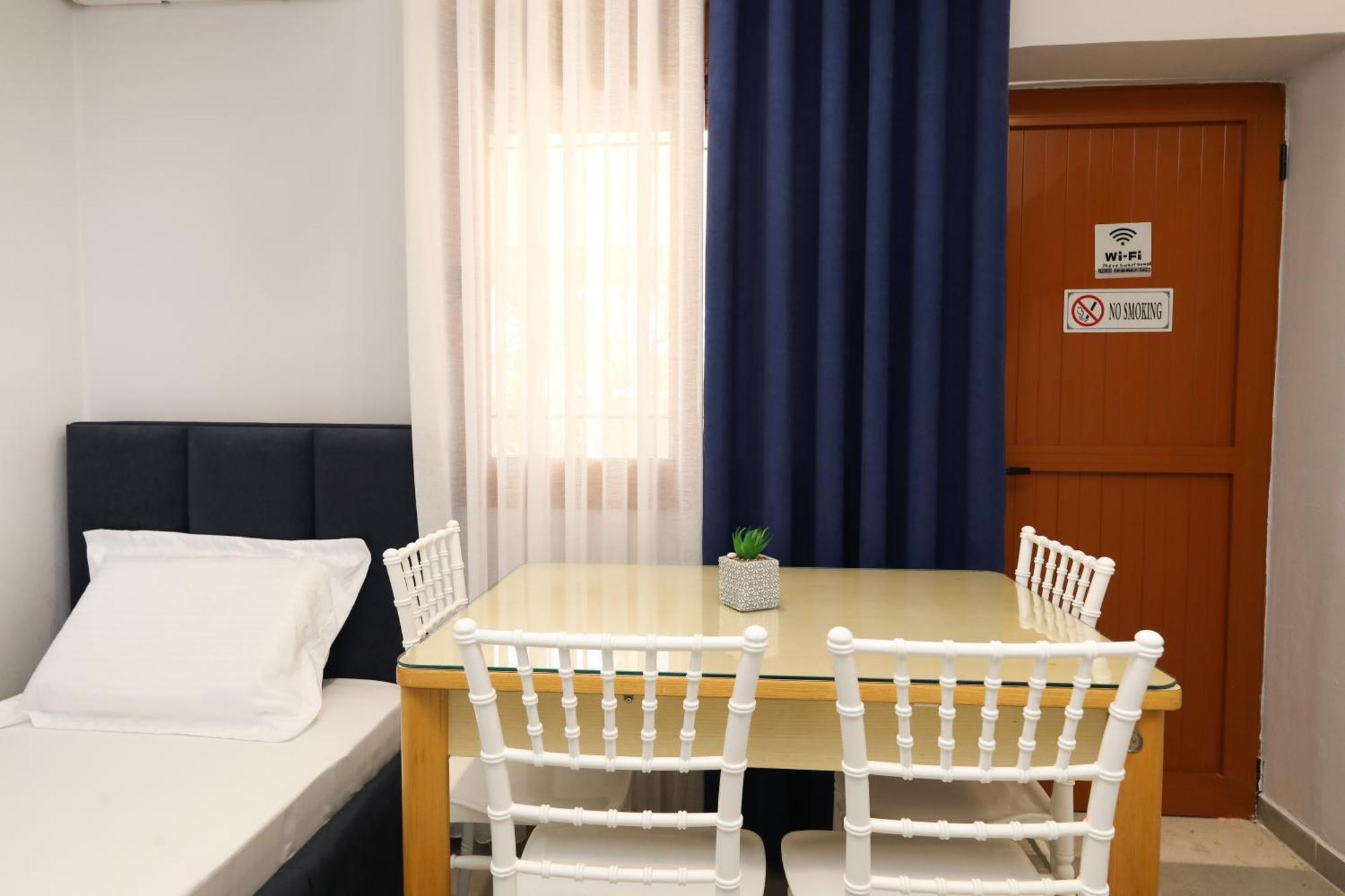 Vila Feliz - Premium Rooms With Free Private Parking Vlore Bagian luar foto