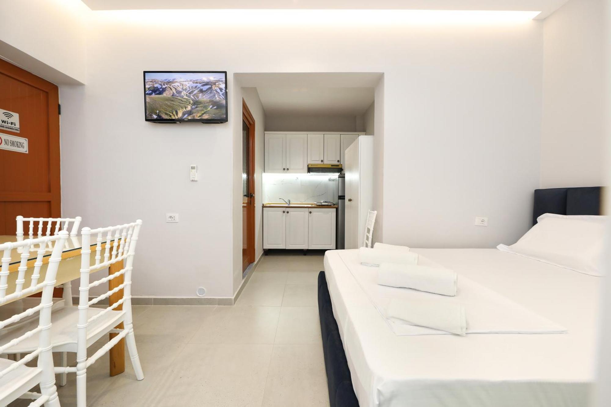 Vila Feliz - Premium Rooms With Free Private Parking Vlore Bagian luar foto