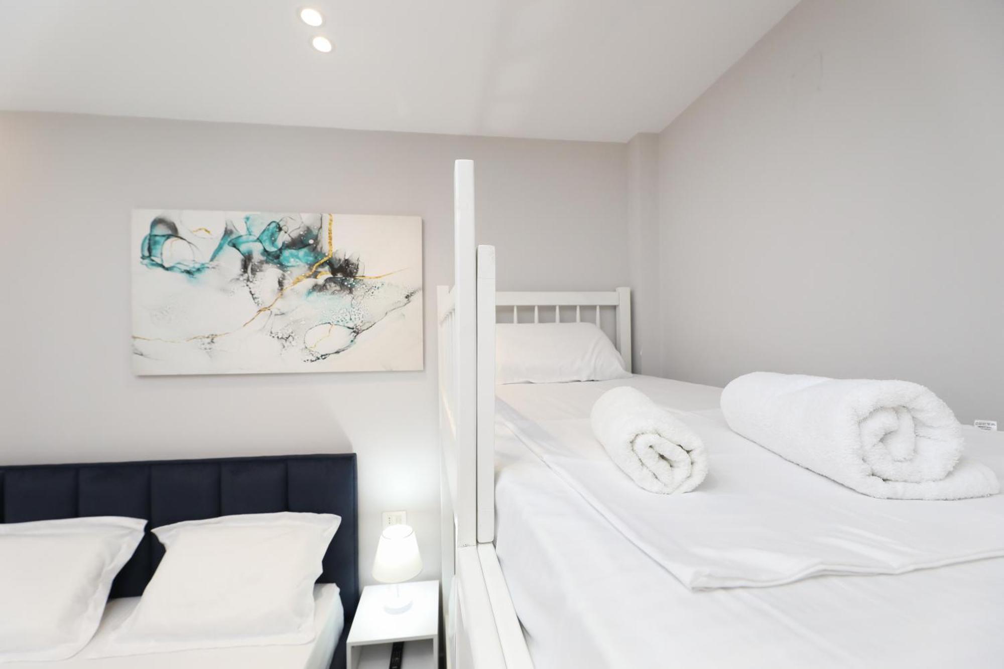 Vila Feliz - Premium Rooms With Free Private Parking Vlore Bagian luar foto