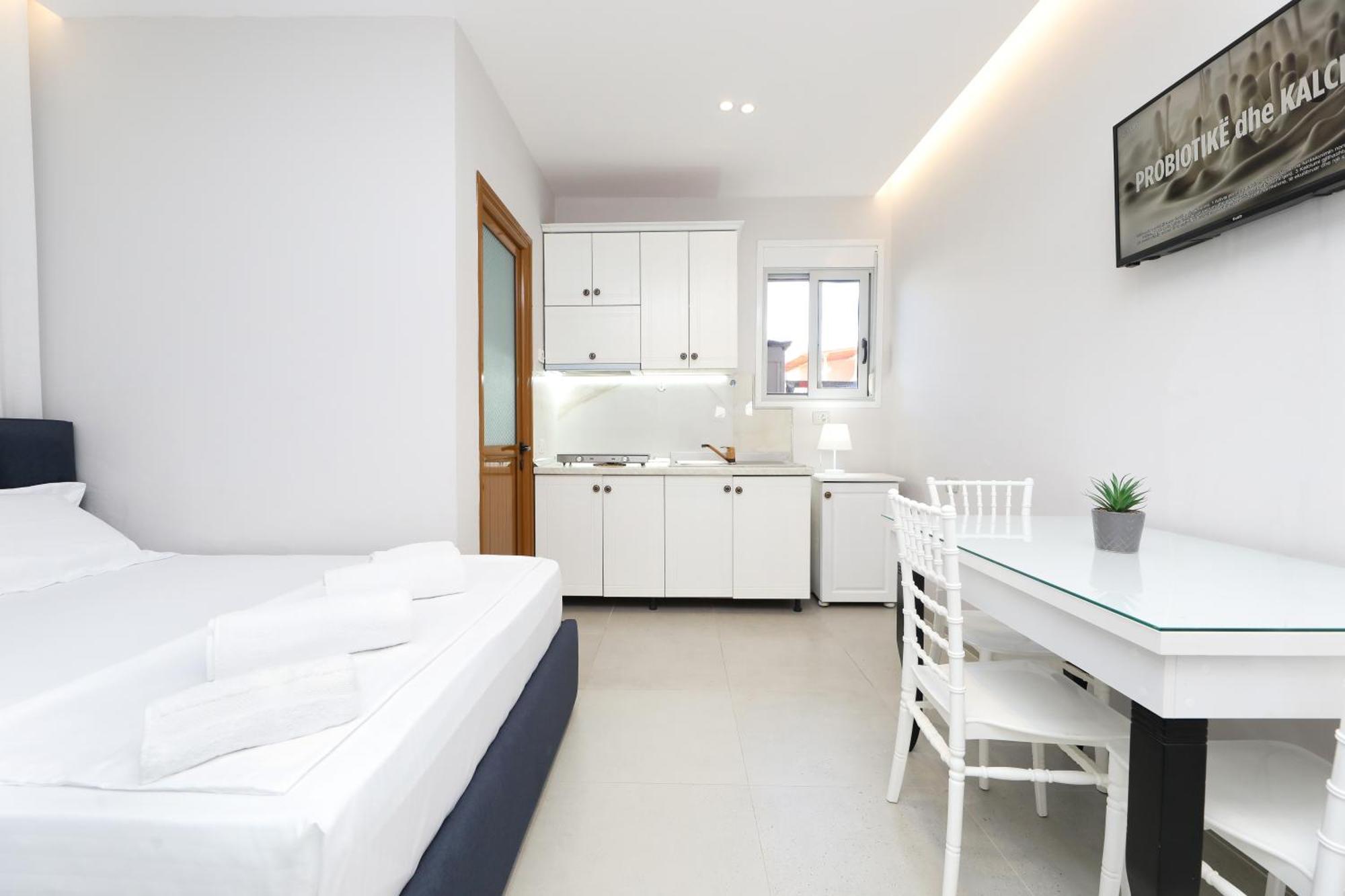 Vila Feliz - Premium Rooms With Free Private Parking Vlore Bagian luar foto