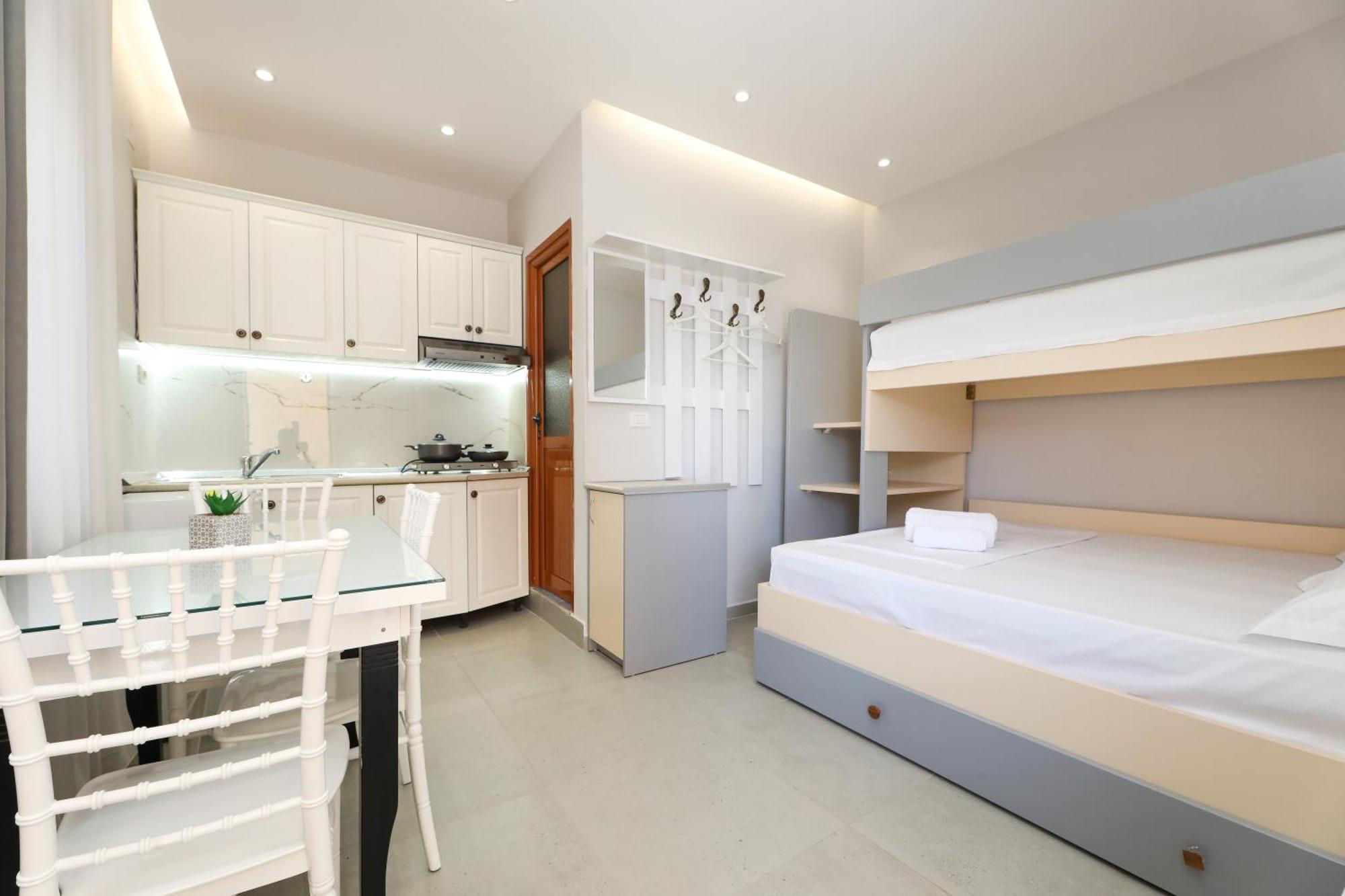Vila Feliz - Premium Rooms With Free Private Parking Vlore Bagian luar foto