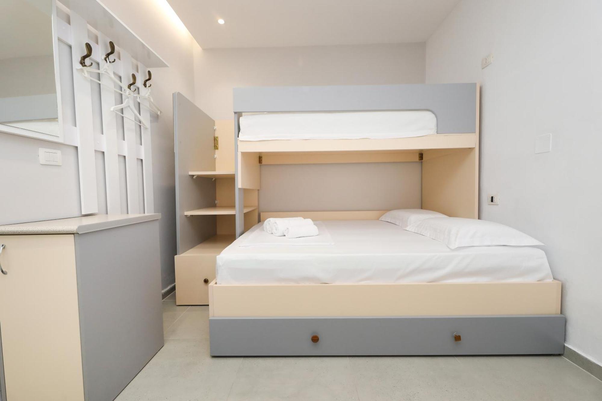 Vila Feliz - Premium Rooms With Free Private Parking Vlore Bagian luar foto