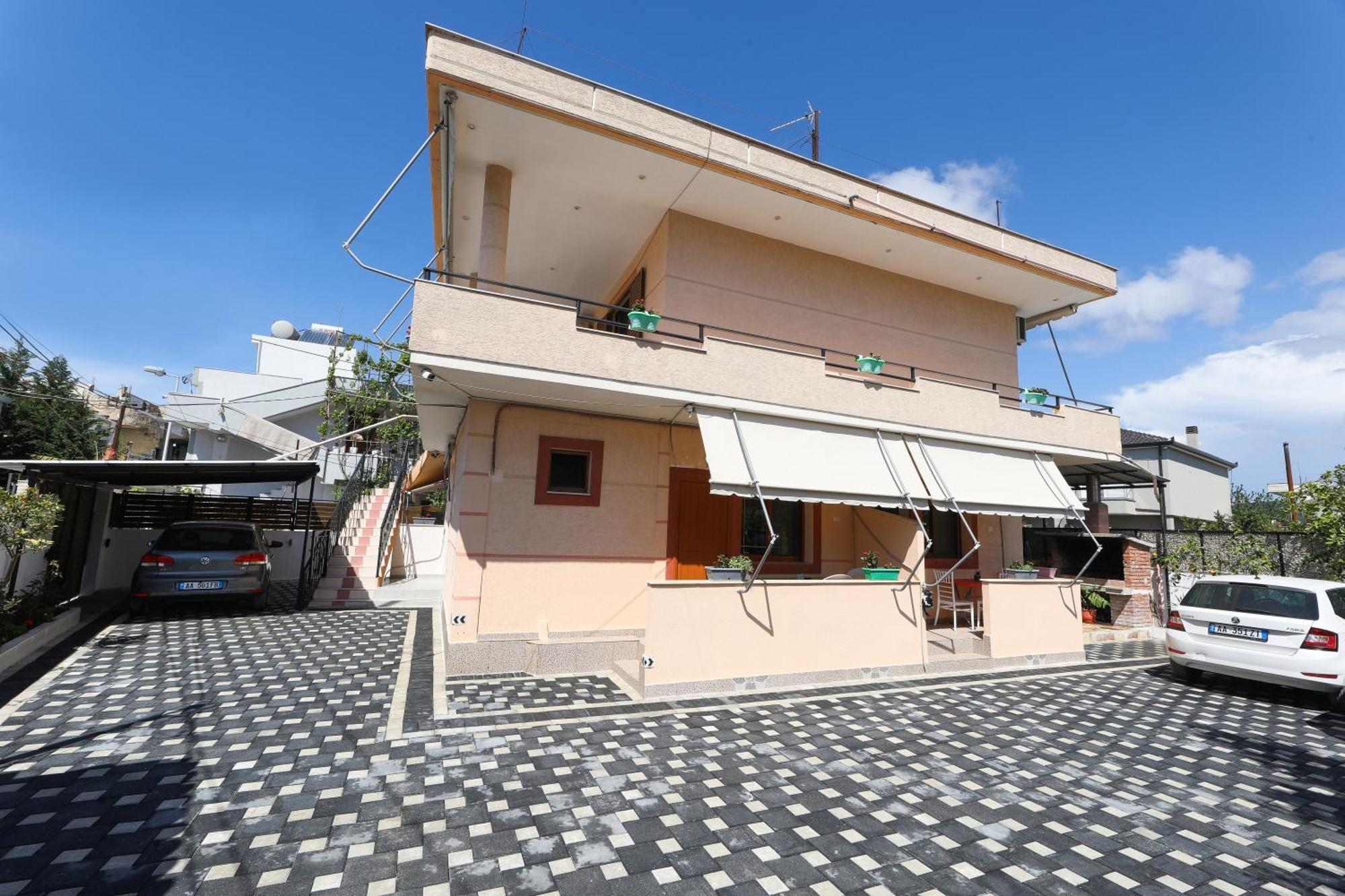Vila Feliz - Premium Rooms With Free Private Parking Vlore Bagian luar foto
