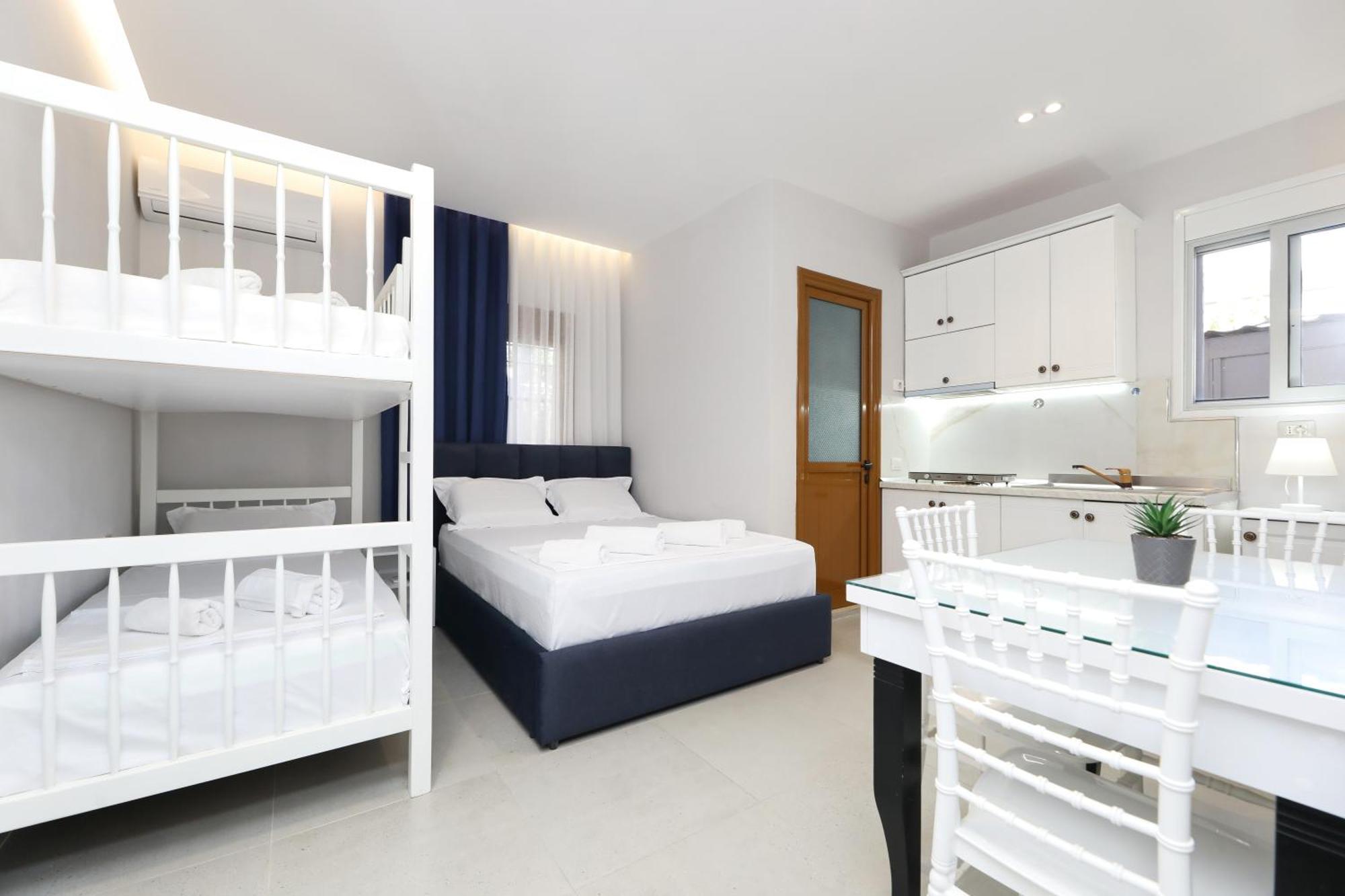 Vila Feliz - Premium Rooms With Free Private Parking Vlore Bagian luar foto