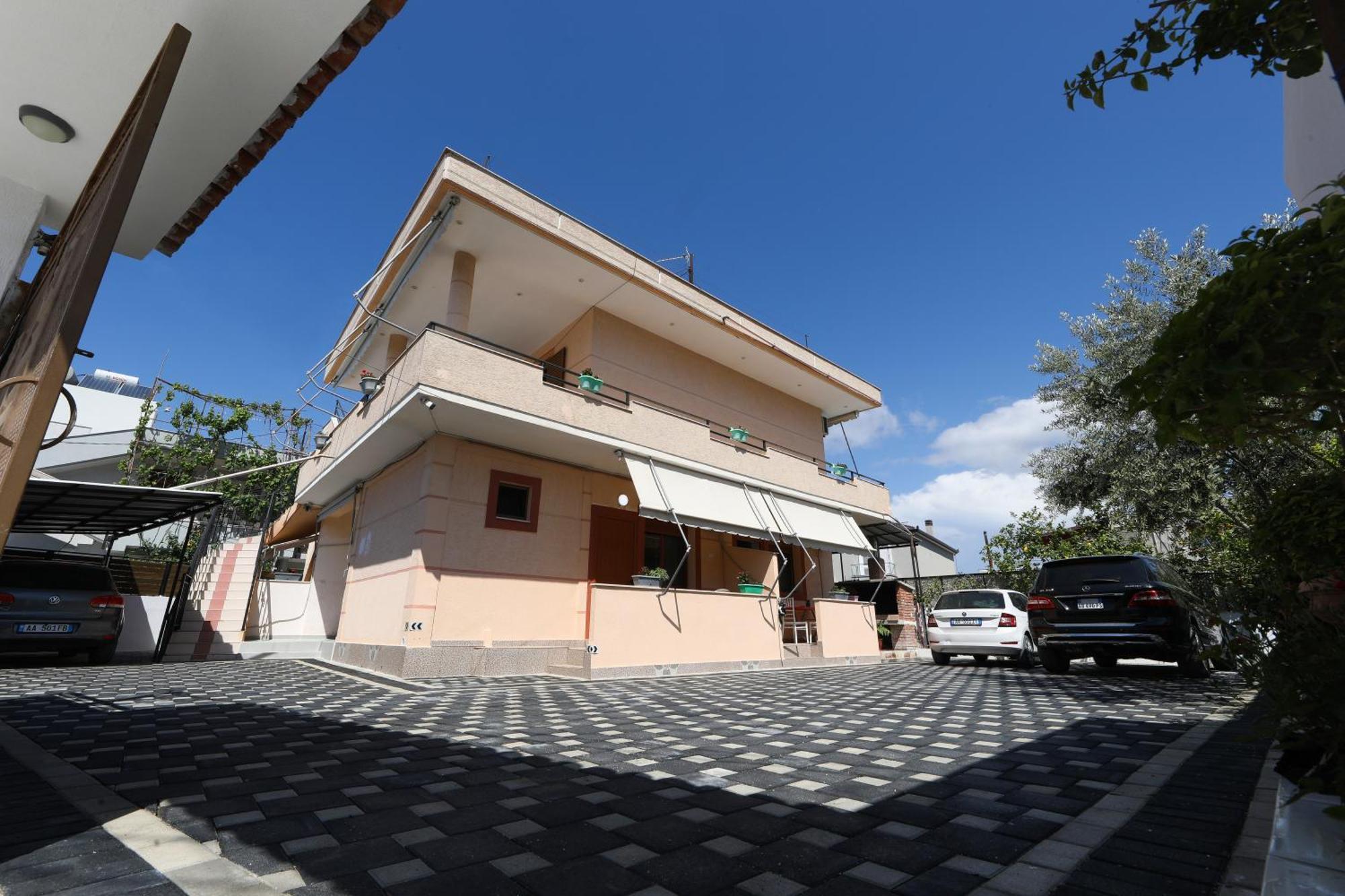 Vila Feliz - Premium Rooms With Free Private Parking Vlore Bagian luar foto